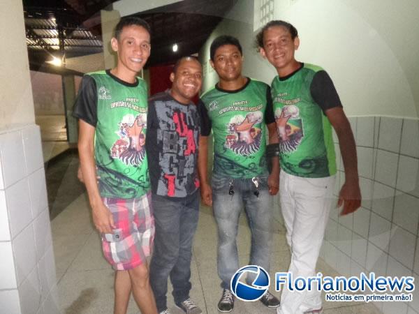 Projeto Express&otilde;es das Ra&iacute;zes Brasileiras apresenta o espet&aacute;culo de dan&ccedil;as regionais.(Imagem:FlorianoNews)