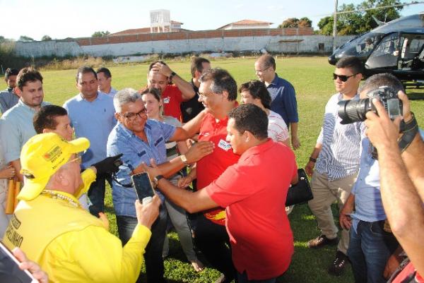 Governador do Maranh&atilde;o inaugura obras e anuncia investimentos em Bar&atilde;o de Graja&uacute;.(Imagem:Ascom)