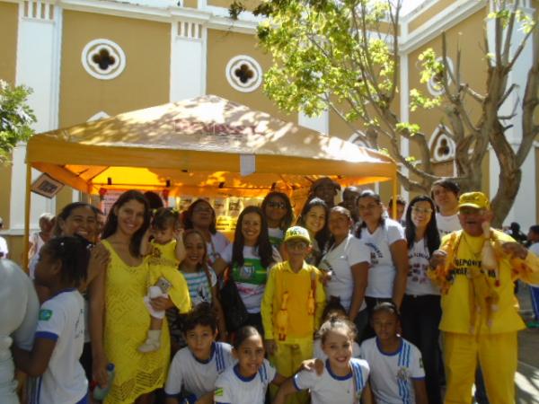 Rep&oacute;rter Amarelinho homenageado durante projeto de pesquisa e extens&atilde;o.(Imagem:FlorianoNews)