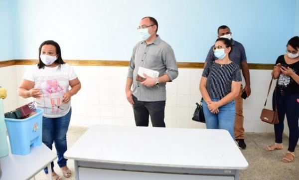  T&eacute;cnicos da educa&ccedil;&atilde;o de Flores do Piau&iacute; visitam creche em Floriano.(Imagem:Secom)