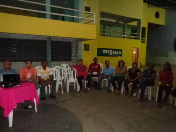 FAMEPI promoveu reuni&atilde;o para discutir problemas dos bairros de Floriano(Imagem:FlorianoNews)