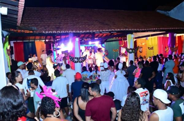  Pedro Henrique e Samara Martins s&atilde;o coroados Rei e Rainha do Carnaval 2026 em Floriano(Imagem:Secom)