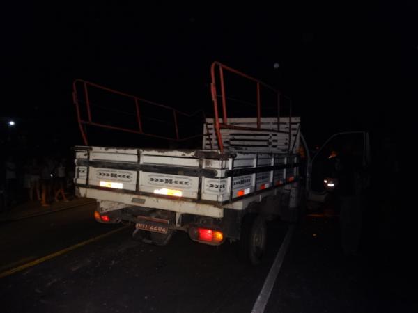 Acidente envolvendo motocicleta e caminhonete deixa uma v&iacute;tima fatal e dois feridos em Floriano(Imagem:FlorianoNews)
