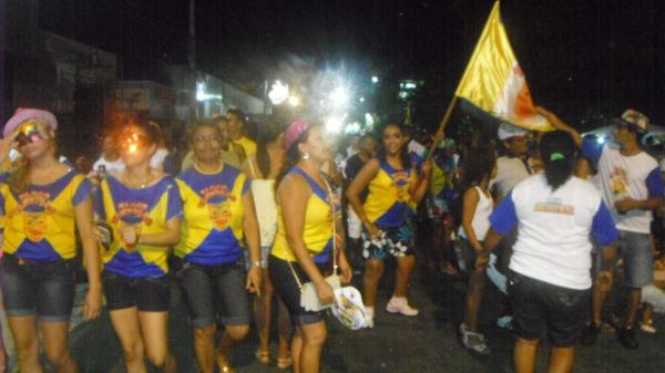Desfile das escolas de samba agitam &uacute;ltimo dia de carnaval em floriano(Imagem:FlorianoNews)