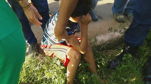 Colisão entre carro e caminhão deixa três pessoas feridas na BR-343.(Imagem:José Rodrigues)