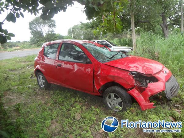 Ve&iacute;culo envolvido em acidente.(Imagem:FlorianoNews)