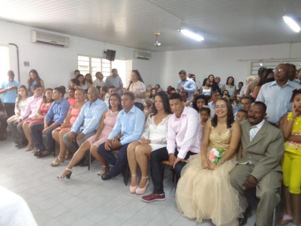 Casamento comunitário oficializa união de 20 casais no Fórum de Floriano