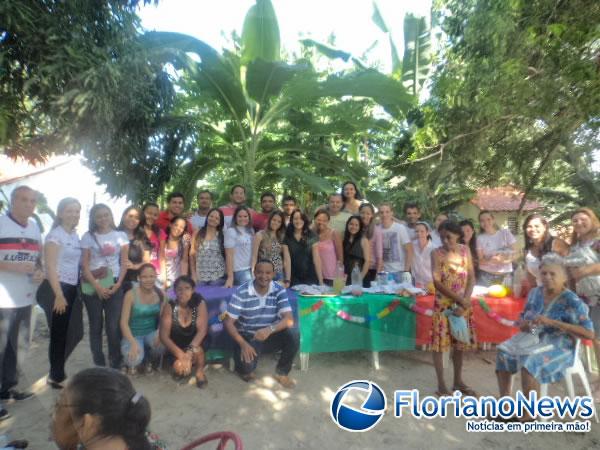 Universit&aacute;rios realizam festa carnavalesca para idosos da Vila Vicentina.(Imagem:FlorianoNews)