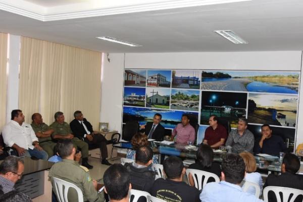 Prefeitura Municipal promove reunião com entidades competentes para discurtir segurança pública.(Imagem:SECOM)
