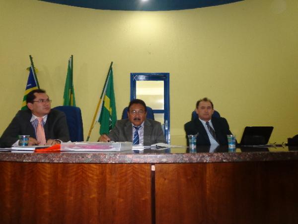 Câmara Municipal de Floriano encerra Sessões Ordinárias do mês de maio.(Imagem:FlorianoNews)