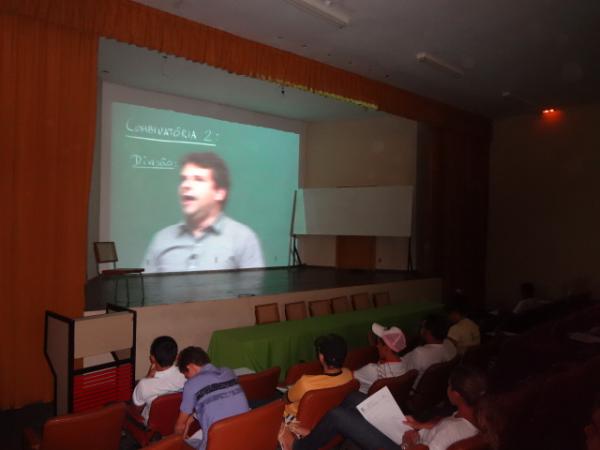 Professores de matemática participam de curso de aperfeiçoamento.(Imagem:FlorianoNews)