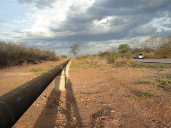 Tubula&ccedil;&atilde;o da adutora de Piaus, no sul do Piau&iacute;.(Imagem:SEMAR)