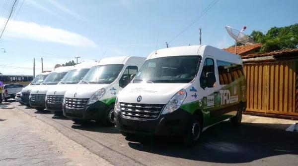 Executivo de Floriano entrega reforma de UBS, vans sanit&aacute;rias e ambul&acirc;ncias.(Imagem:FlorianoNews)