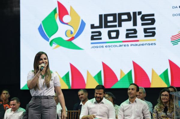 Josiene Campelo, secret&aacute;ria dos Esportes.(Imagem:Regis Falc&atilde;o)