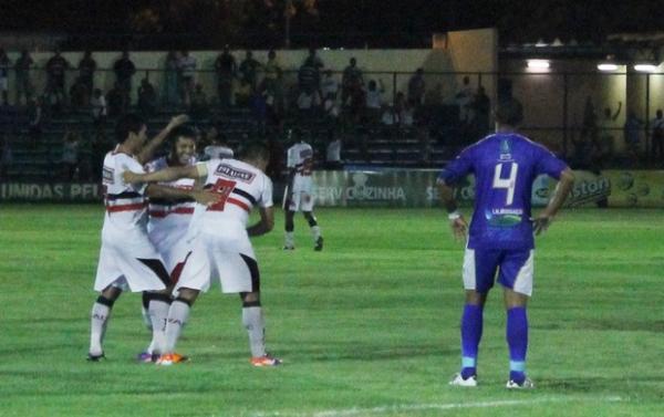 Destaques do River-PI, Robinho e Kamar comemoram topo da tabela