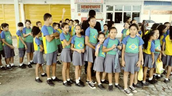 Centro Educacional Peniel realiza desfile c&iacute;vico na Semana da P&aacute;tria.(Imagem:FlorianoNews)