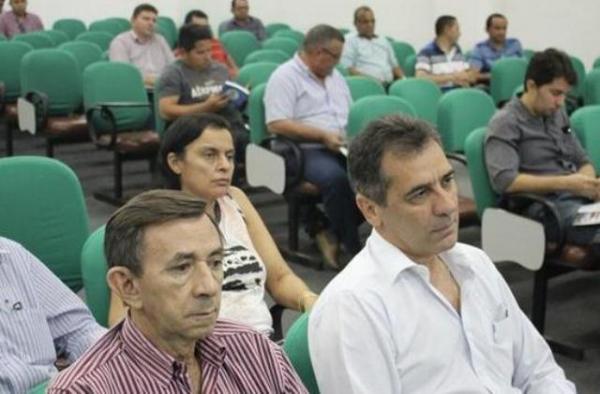 Gilberto Júnior participa de reunião sobre consórcios municipais.(Imagem:APPM)