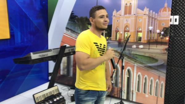 Calouros do Projeto Amarelinho se apresentam em programa da TV Tropical de Bar&atilde;o de Graja&uacute; (Imagem:FlorianoNews)