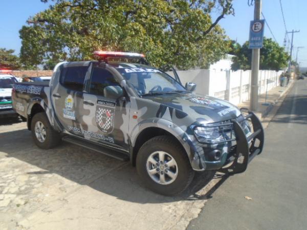 Mulher é vítima de assalto a transeunte em Floriano