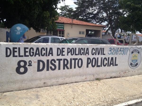 Presos serram grade de cela e fogem pelos fundos de delegacia em Teresina