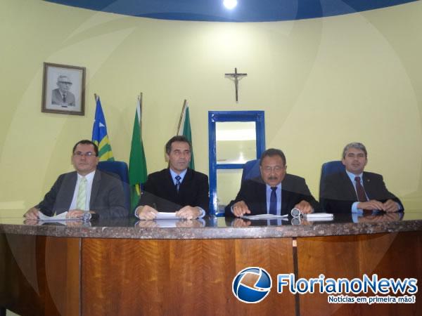 Ver. Lauro C&eacute;sar, Prefeito Gilberto J&uacute;nior, Ver. manoel Simpl&iacute;cio e Ver. maur&iacute;cio Bezerra.(Imagem:FlorianoNews)