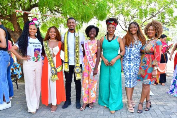 Semana da Consci&ecirc;ncia Negra de Floriano &eacute; marcada por apresenta&ccedil;&otilde;es em pra&ccedil;a p&uacute;blica(Imagem:Secom)