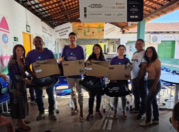 Primeiro grupo de estudantes vencedores do Seduckathon embarca sexta-feira (8) para intercâmbio em Portugal(Imagem:Divulgação)