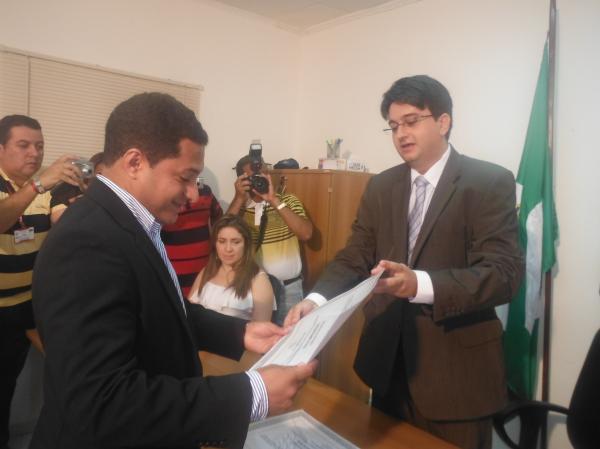 Gleydson Resende, Jos&eacute; Augusto e demais candidatos foram diplomados em Bar&atilde;o de Graja&uacute;.(Imagem:FlorianoNews)