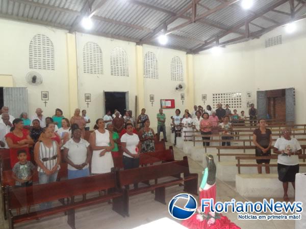 Prociss&atilde;o encerrou os festejos de Santa Luzia em Floriano.(Imagem:FlorianoNews)