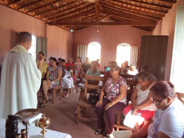 Povoado Altos encerra festejos de S&atilde;o Miguel com celebra&ccedil;&atilde;o eucar&iacute;stica.(Imagem:FlorianoNews)