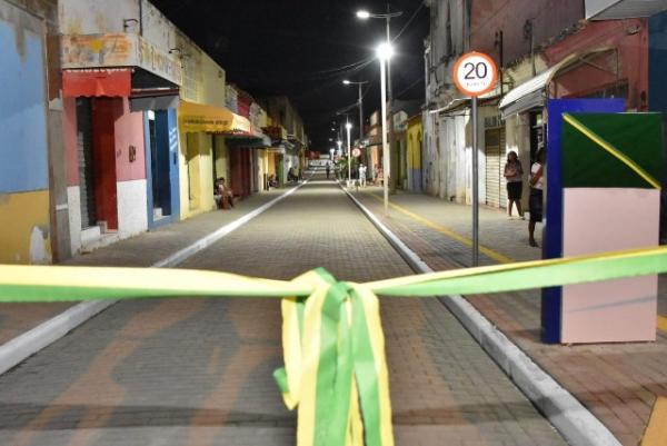 Urbanização da Rua São Pedro é entregue à população de Floriano.(Imagem:SECOM)