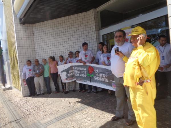 Banc&aacute;rios iniciam campanha salarial com manifesta&ccedil;&atilde;o em Floriano.(Imagem:FlorinoNews)