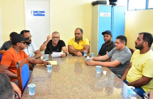 Vereadores de Floriano se re&uacute;nem com representantes da Associa&ccedil;&atilde;o dos Vigias para tratar de demandas(Imagem:Reprodu&ccedil;&atilde;o/Instagram)