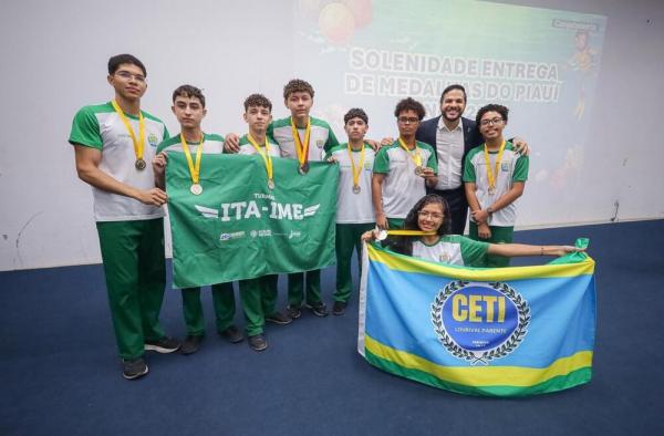 Estudantes da rede pública estadual são destaque na premiação da Olimpíada Brasileira de Ciências 2025(Imagem:Ascom Seduc)