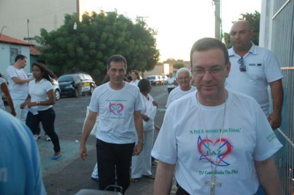 Prefeito Gilberto Jr e Secret&aacute;rios Municipais participaram da IV Caminhada da Paz.(Imagem:Secom)