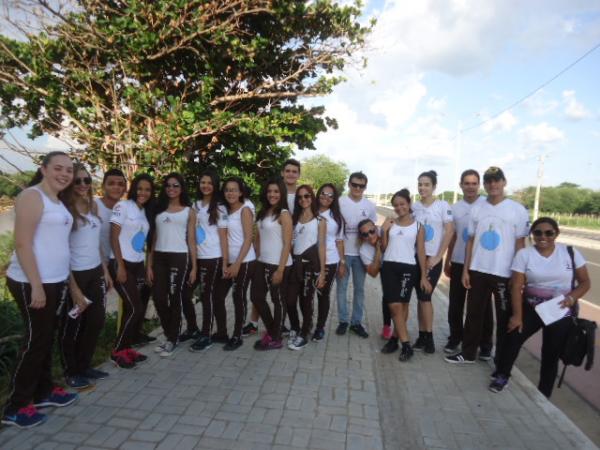 Escola Pequeno Pr&iacute;ncipe realiza caminhada pelo meio ambiente em Floriano.(Imagem:FlorianoNews)
