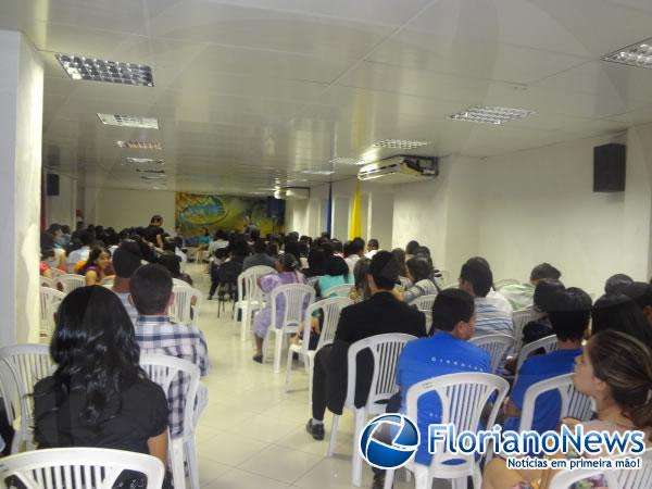 Adventistas florianenses participam de estudo b&iacute;blico.(Imagem:FlorianoNews)