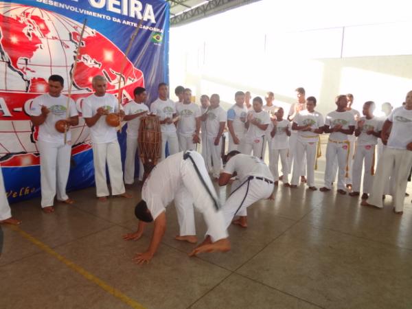 Abadá Capoeira realizou batismo e troca de cordas em Floriano