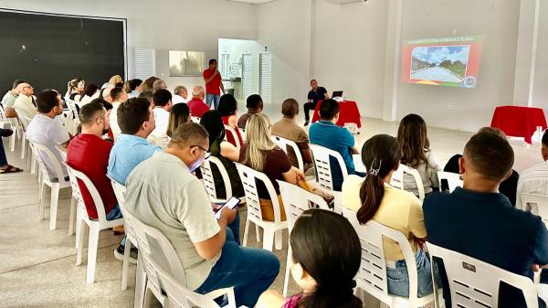 Dr. Francisco Costa reúne vereadores e suplentes para apresentar balanço de ações do mandato em Floriano e região.(Imagem:Reprodução/Instagram)