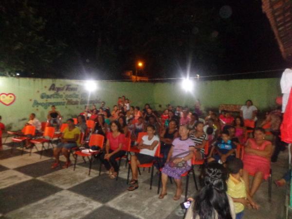 Homenagens são realizadas às mães nas escolas municipais de Floriano