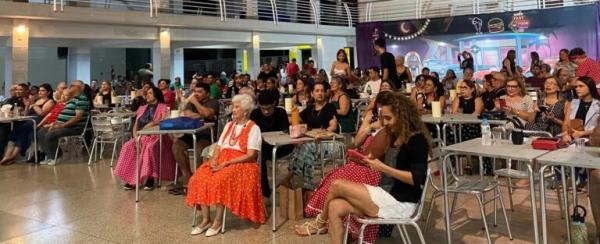 Sarau Recreativo aos 60 & 70 encanta o público música e muita energia(Imagem:Divulgação)