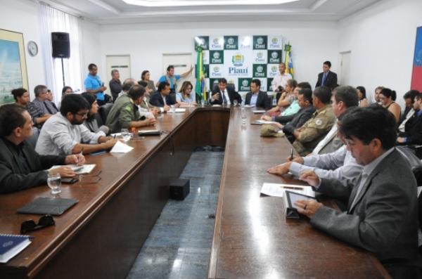Gestores participam de reun&atilde;o preparat&oacute;ria para o Festival da Uva em S&atilde;o Jo&atilde;o do Piau&iacute;.(Imagem:Jorge Henrique Bastos)