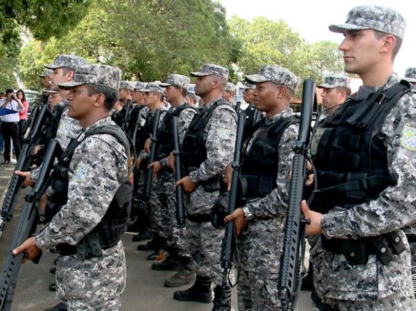 Homens da For&ccedil;a Nacional de Seguran&ccedil;a em Teresina.(Imagem:Reprodu&ccedil;&atilde;o/TV Clube)