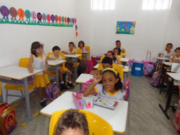 Escola Mega de Floriano d&aacute; in&iacute;cio ao per&iacute;odo letivo 2017.(Imagem:FlorianoNews)
