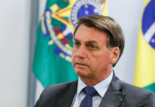 Bolsonaro sanciona lei que suspende mínimo de dias letivos neste ano, informa Planalto