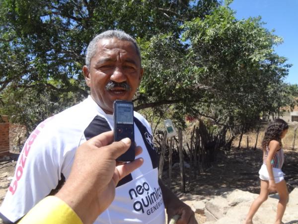 Cabra 'adota e amamenta' bezerra em Floriano.(Imagem:FlorianoNews)
